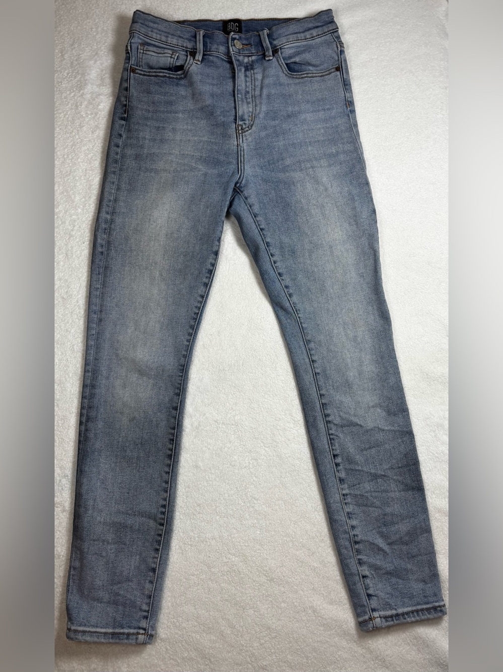 BDG women’s high‑rise Twig skinny jeans, light‑wash denim, size 29